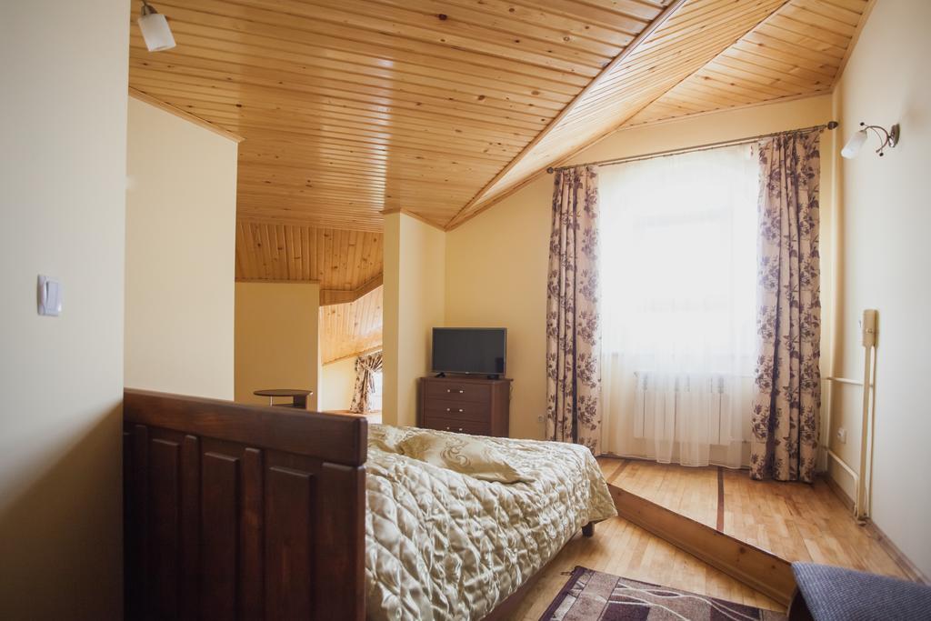 Apartamento Saxony Dim Chernivtsi Exterior foto