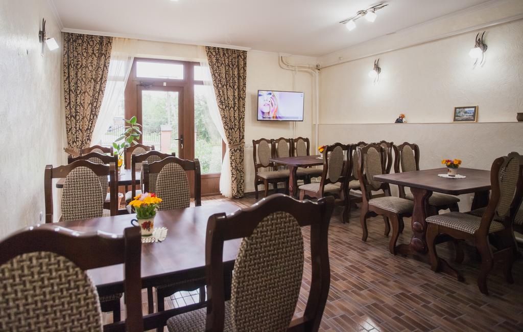 Apartamento Saxony Dim Chernivtsi Exterior foto