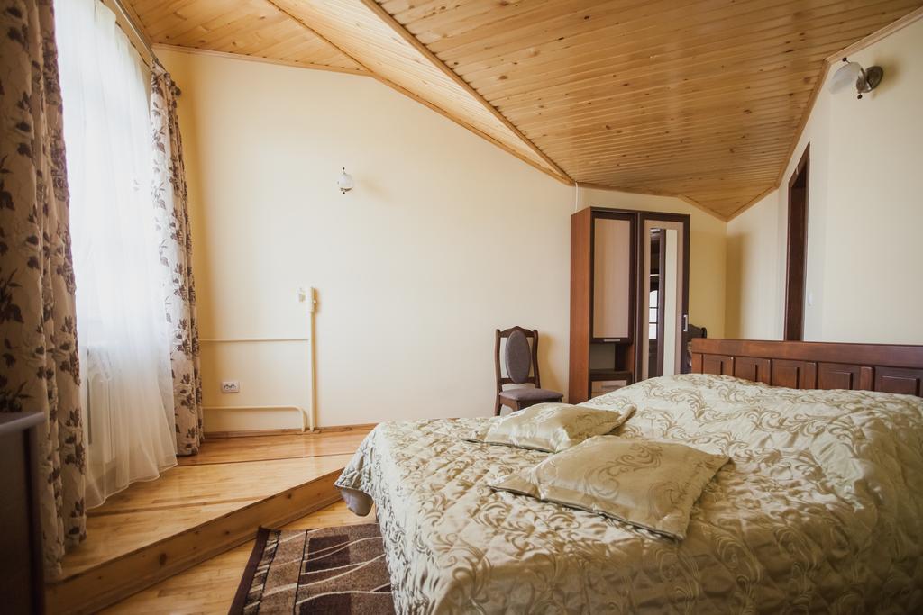 Apartamento Saxony Dim Chernivtsi Exterior foto