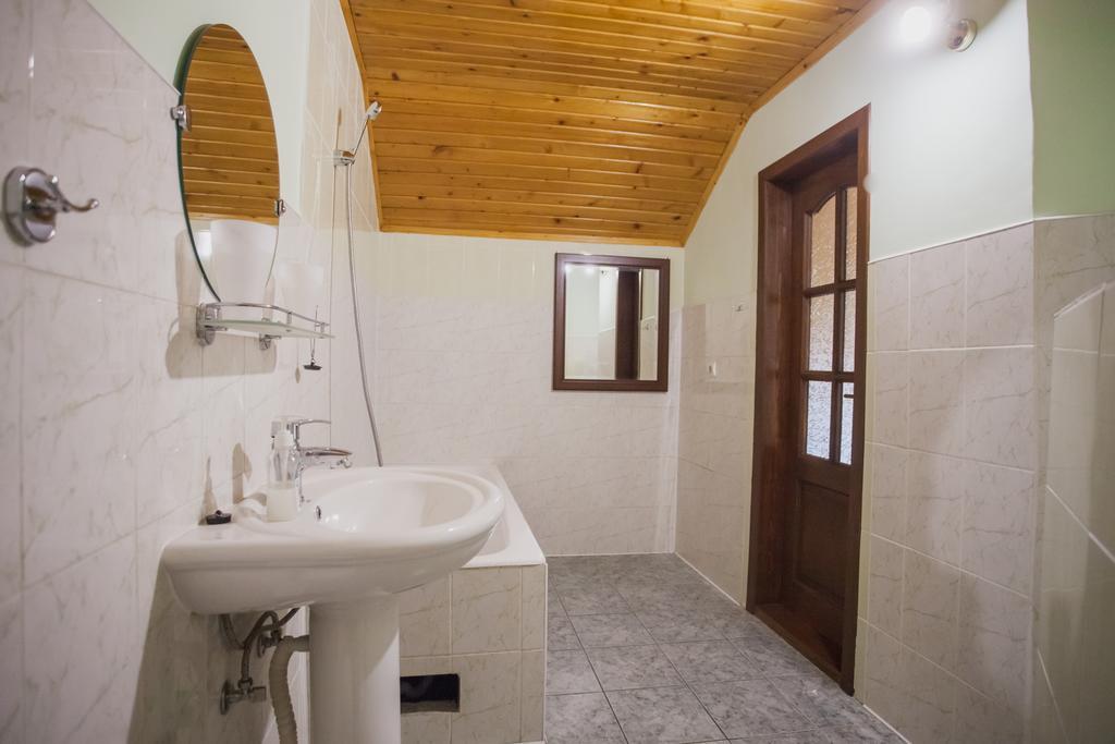 Apartamento Saxony Dim Chernivtsi Exterior foto