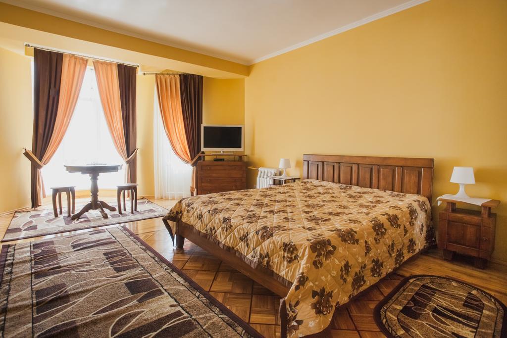 Apartamento Saxony Dim Chernivtsi Exterior foto