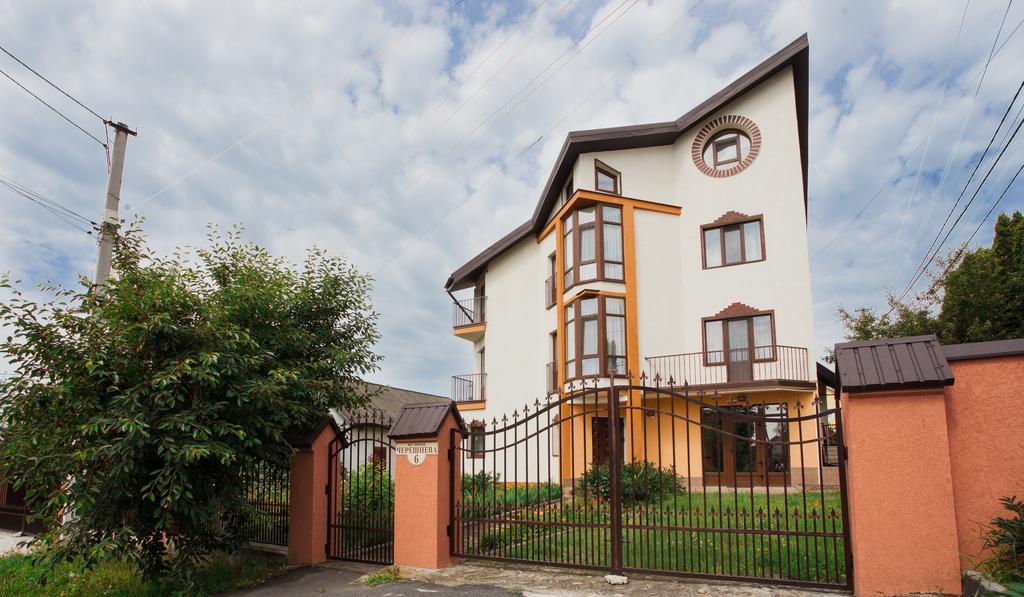 Apartamento Saxony Dim Chernivtsi Exterior foto