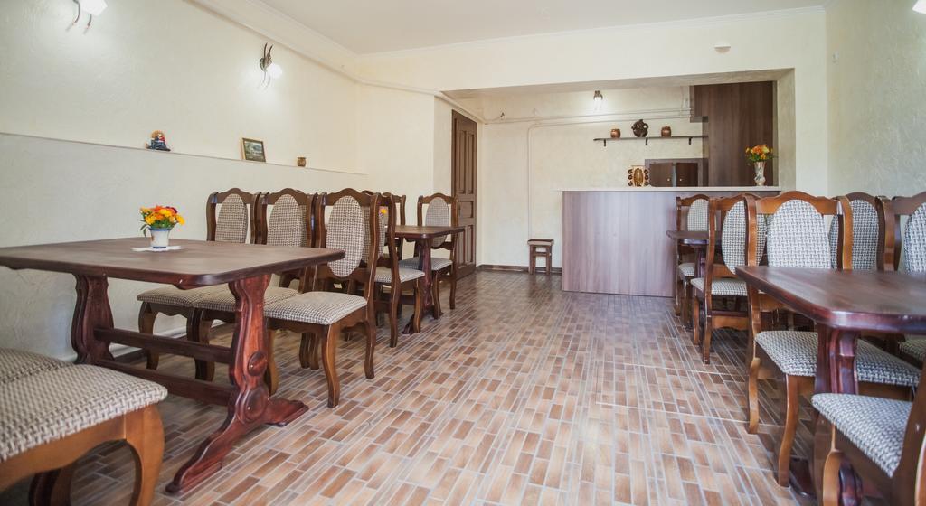 Apartamento Saxony Dim Chernivtsi Exterior foto
