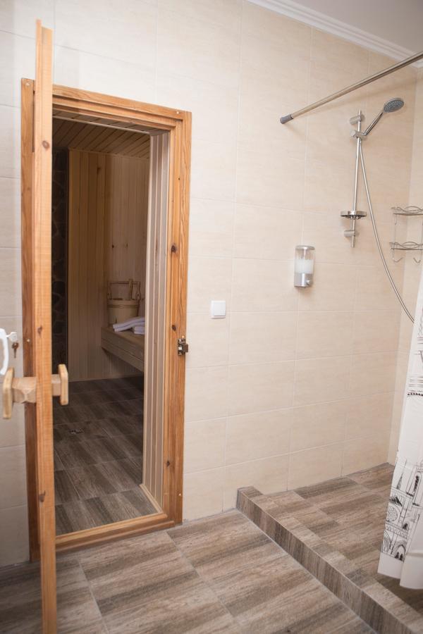 Apartamento Saxony Dim Chernivtsi Exterior foto