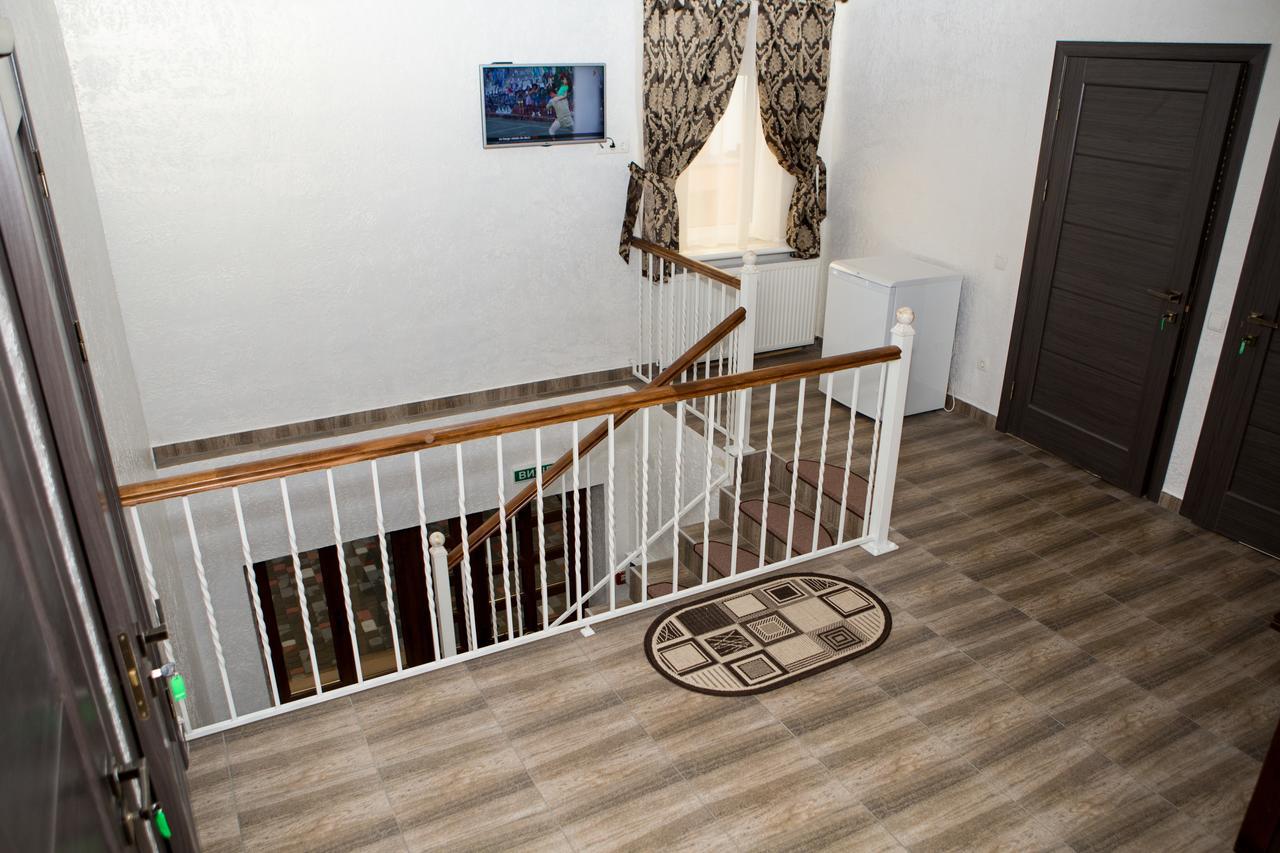 Apartamento Saxony Dim Chernivtsi Exterior foto